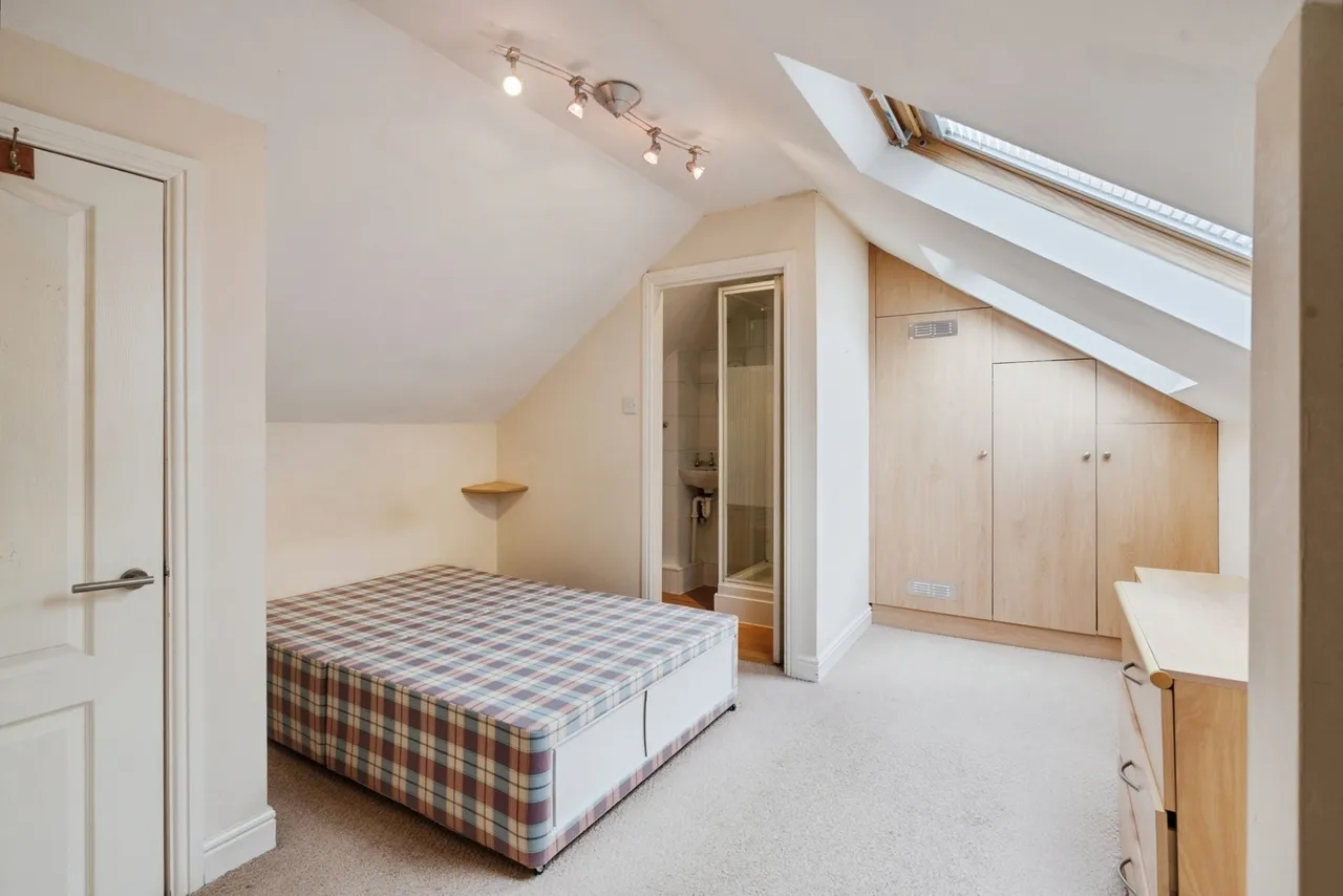 Balmoral Drive, Hindley, WN2, photo 17