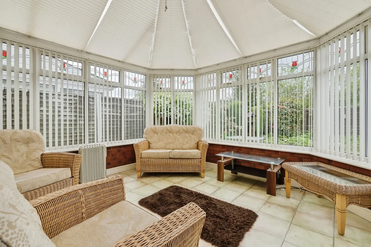 Balmoral Drive, Hindley, WN2, photo 11