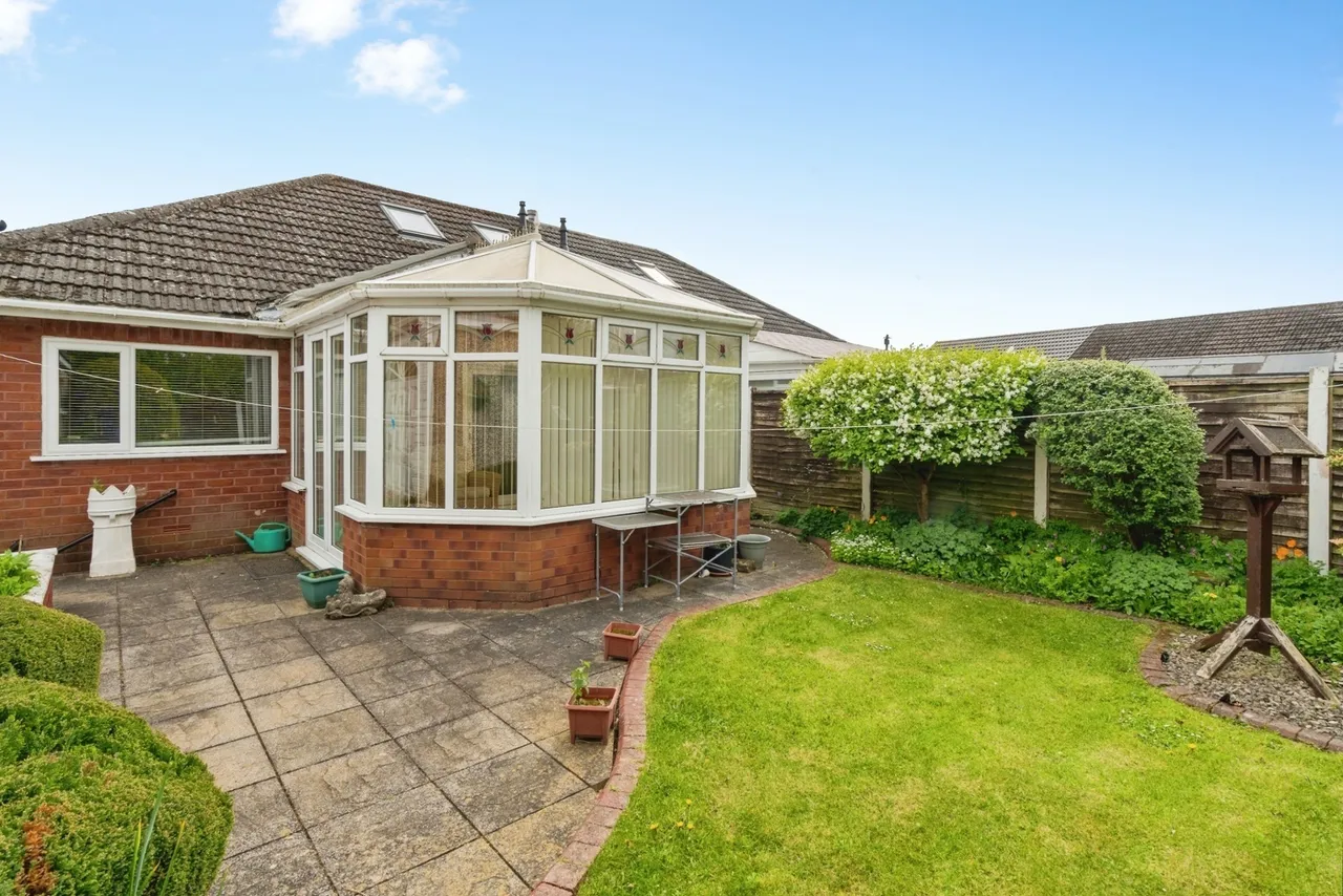 Balmoral Drive, Hindley, WN2, photo 21