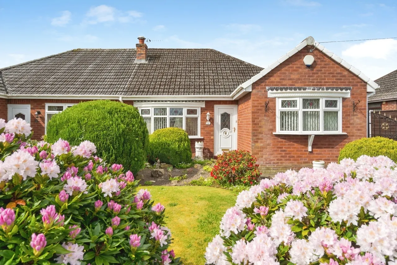 Balmoral Drive, Hindley, WN2, photo 2