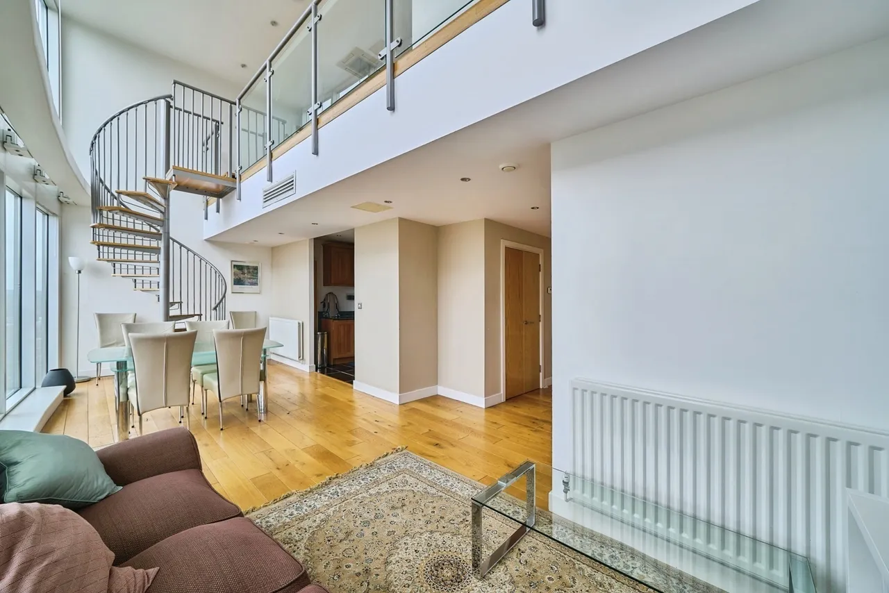 2 bed flat for sale — Angel Lane, London, E15