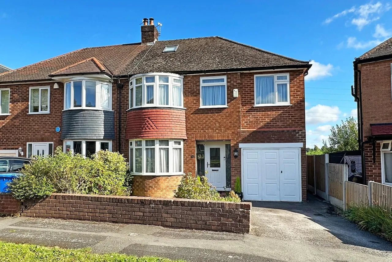 4 bed house for sale — Canterbury Road, Hale, Cheshire WA15 8PL