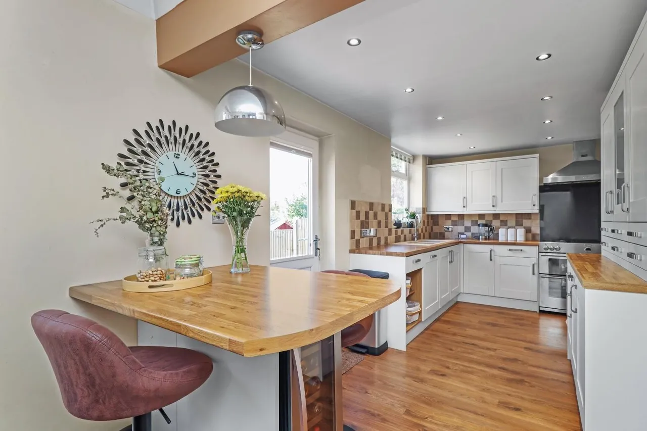 Canterbury Road, Hale, Cheshire WA15 8PL, photo 5