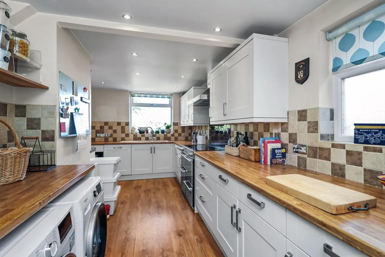 Canterbury Road, Hale, Cheshire WA15 8PL, photo 21