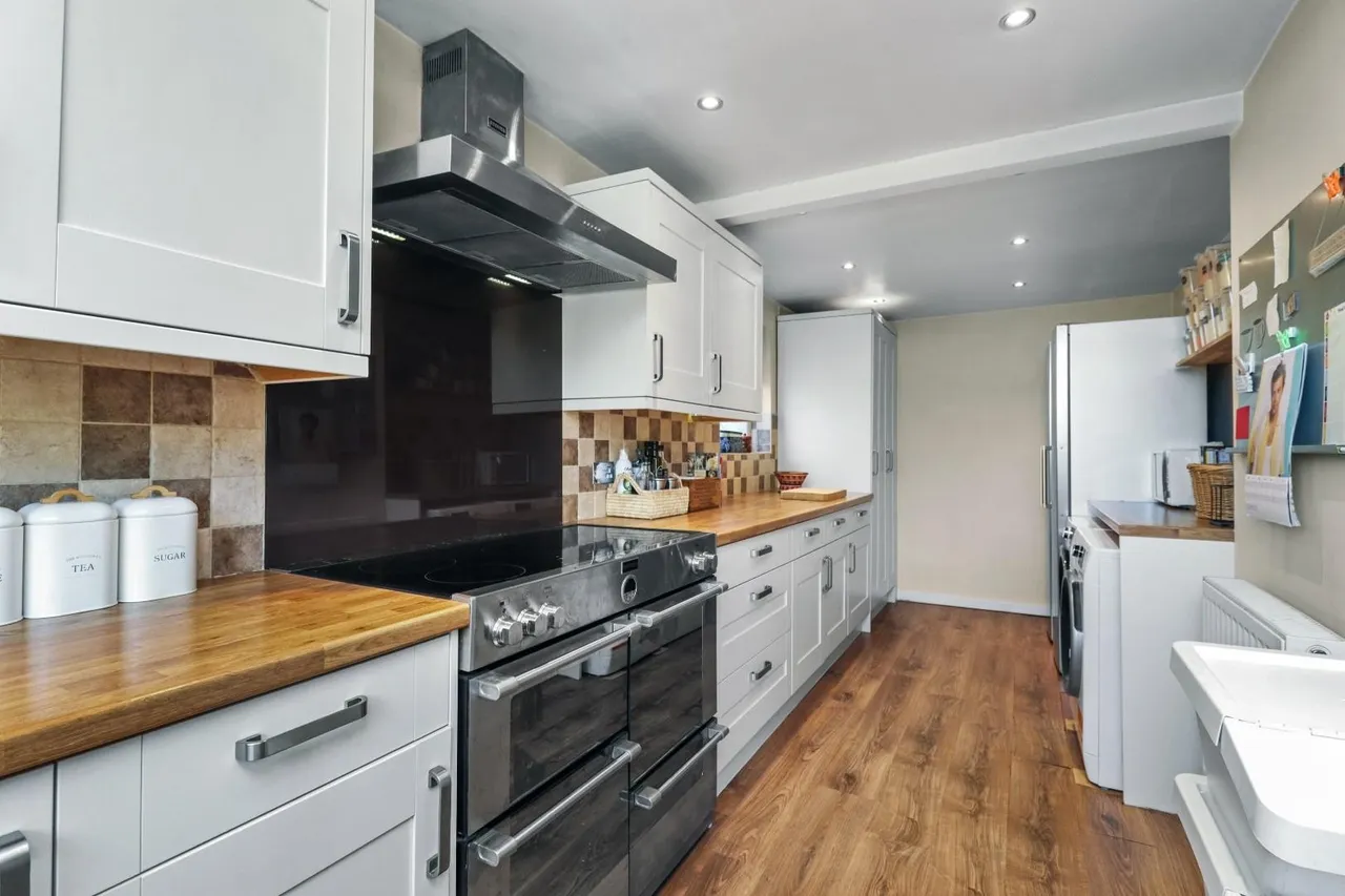 Canterbury Road, Hale, Cheshire WA15 8PL, photo 20