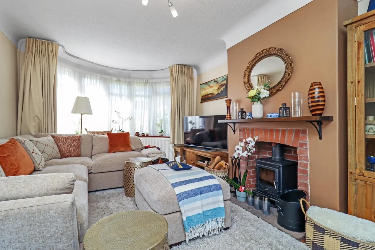 Canterbury Road, Hale, Cheshire WA15 8PL, photo 4