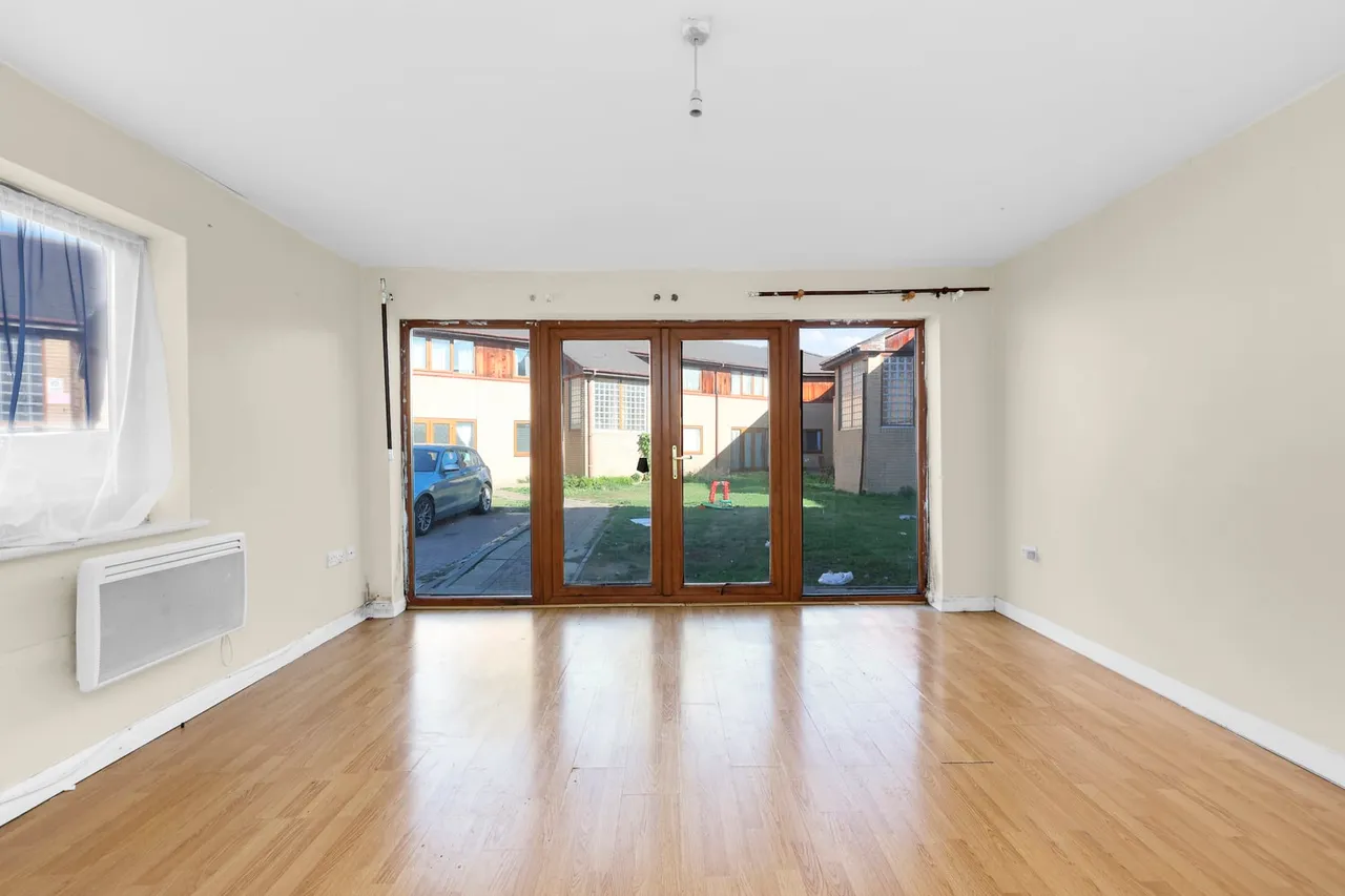 Sparsholt Road, Barking, IG11, photo 3