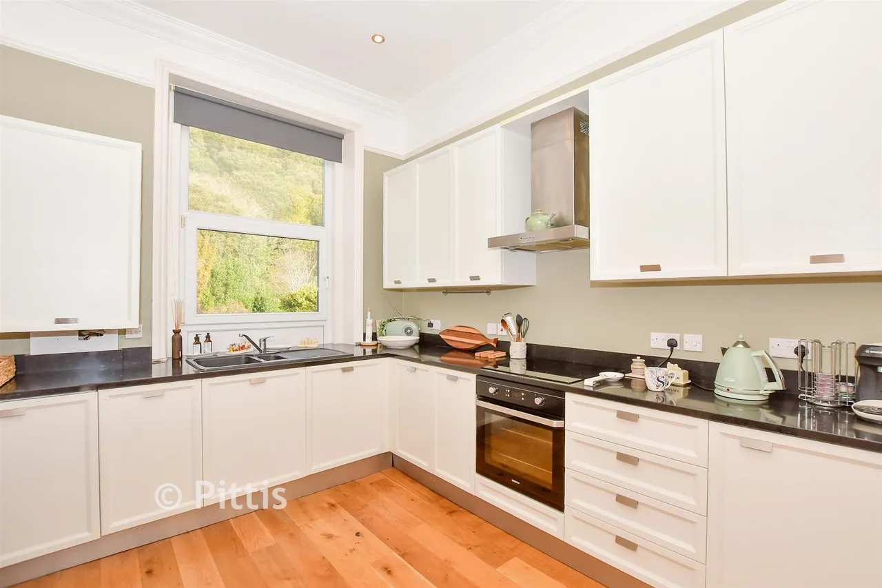 St. Boniface Road, Ventnor, PO38, photo 3