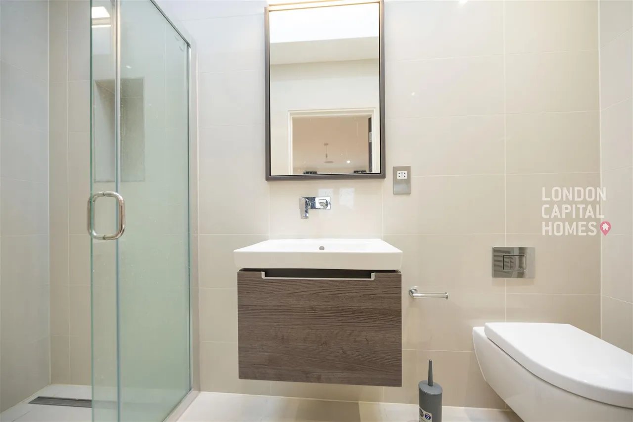 Duchess Crescent, Stanmore, photo 23