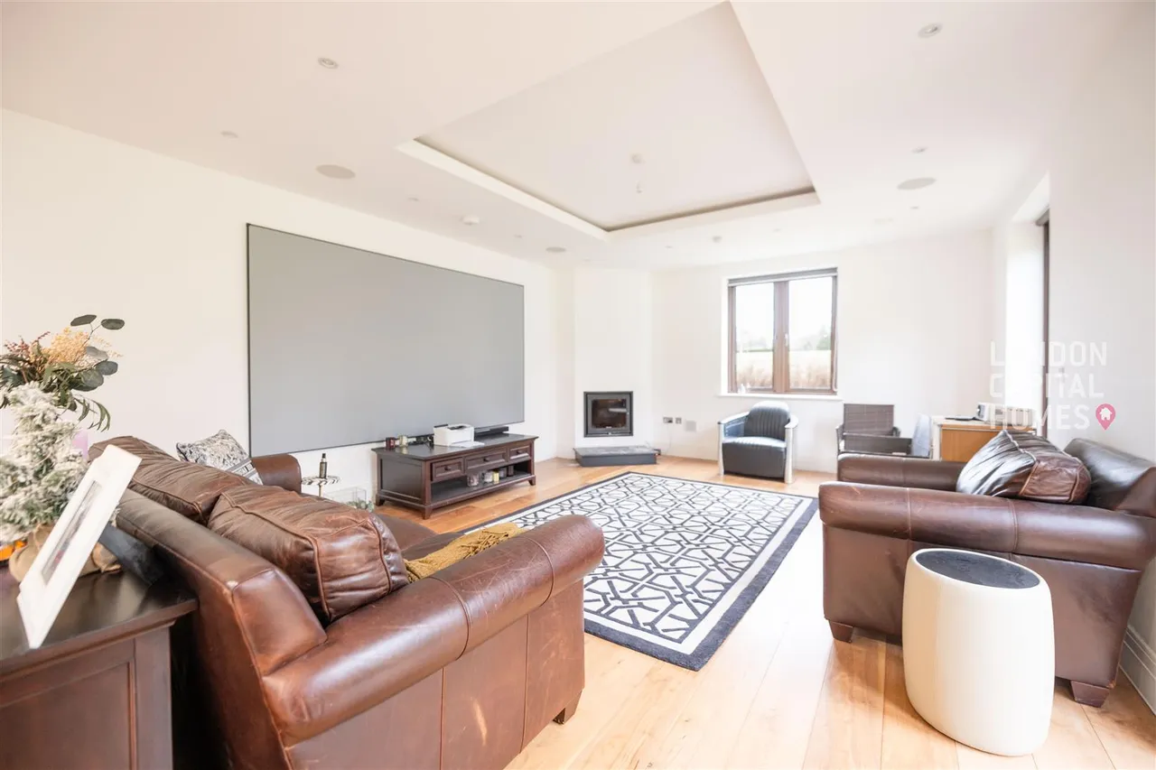 Duchess Crescent, Stanmore, photo 3