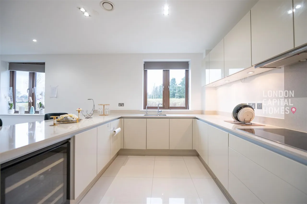 Duchess Crescent, Stanmore, photo 8