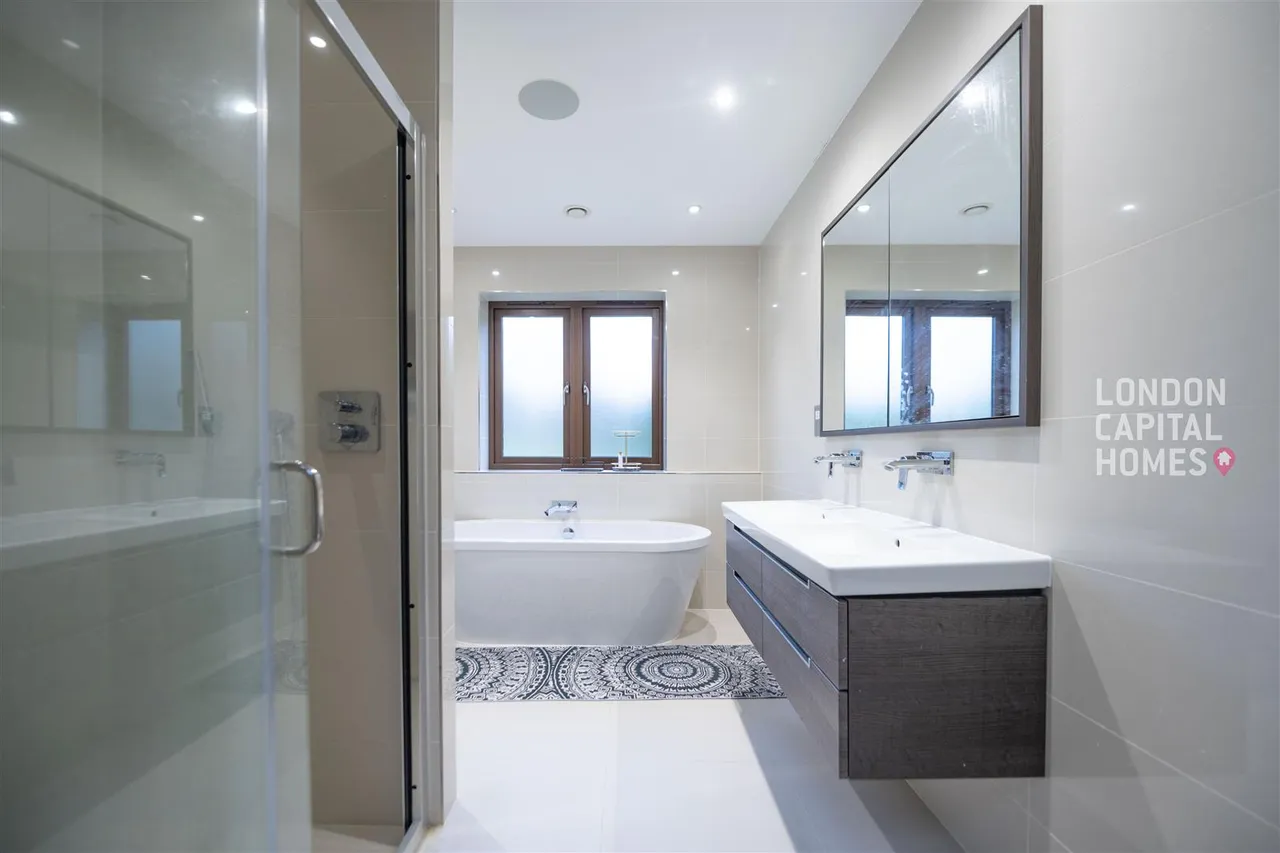 Duchess Crescent, Stanmore, photo 15