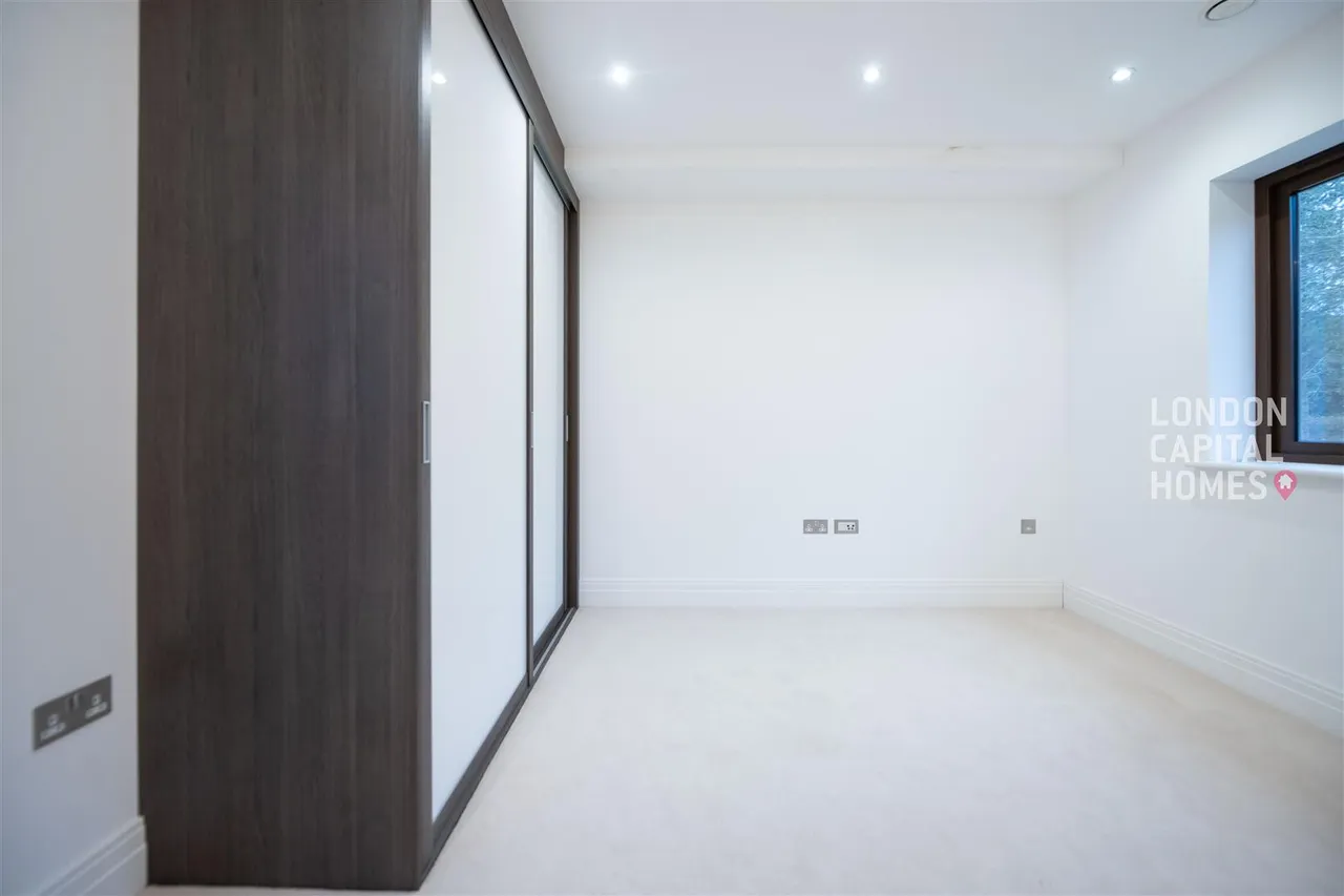 Duchess Crescent, Stanmore, photo 25