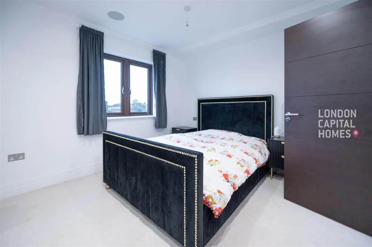 Duchess Crescent, Stanmore, photo 16