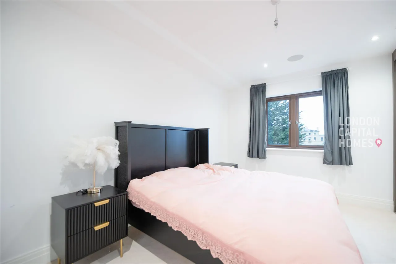 Duchess Crescent, Stanmore, photo 21