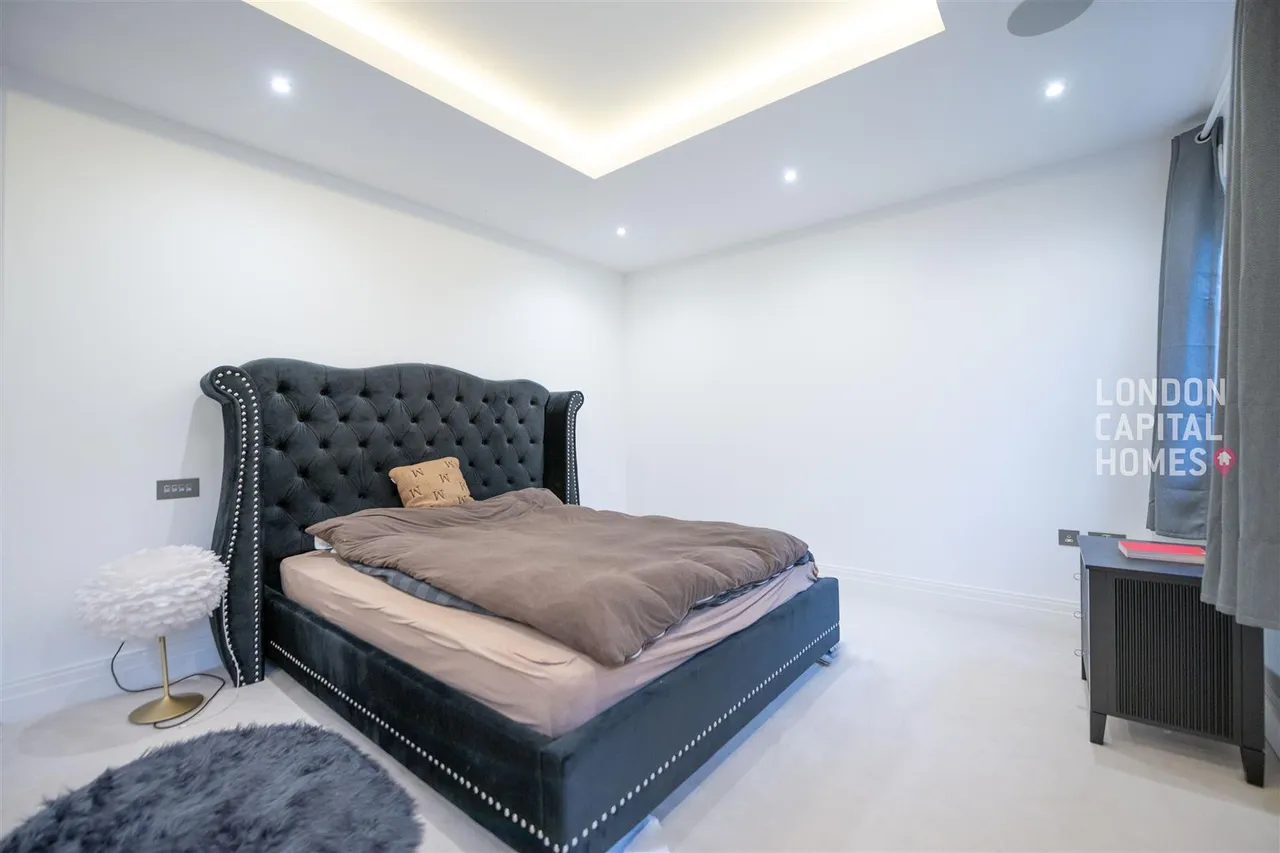 Duchess Crescent, Stanmore, photo 11