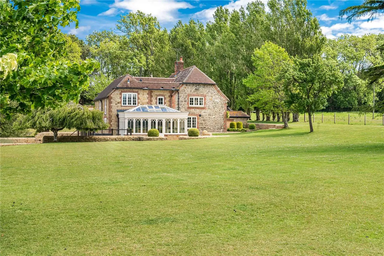 5 bed house for sale — Greatham Lane, Greatham, Pulborough, West Sussex, RH20 2ES