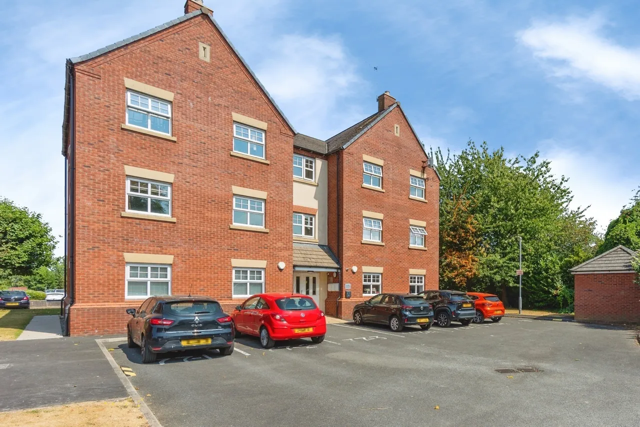 2 bed flat for sale, Marland Way, Stretford, M32