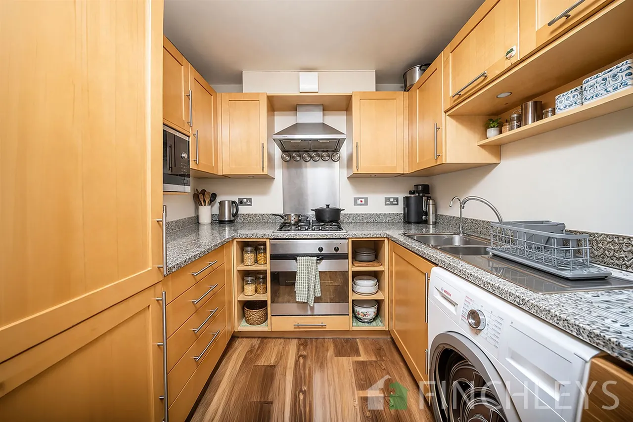 Finchley Road, London, NW3, photo 4