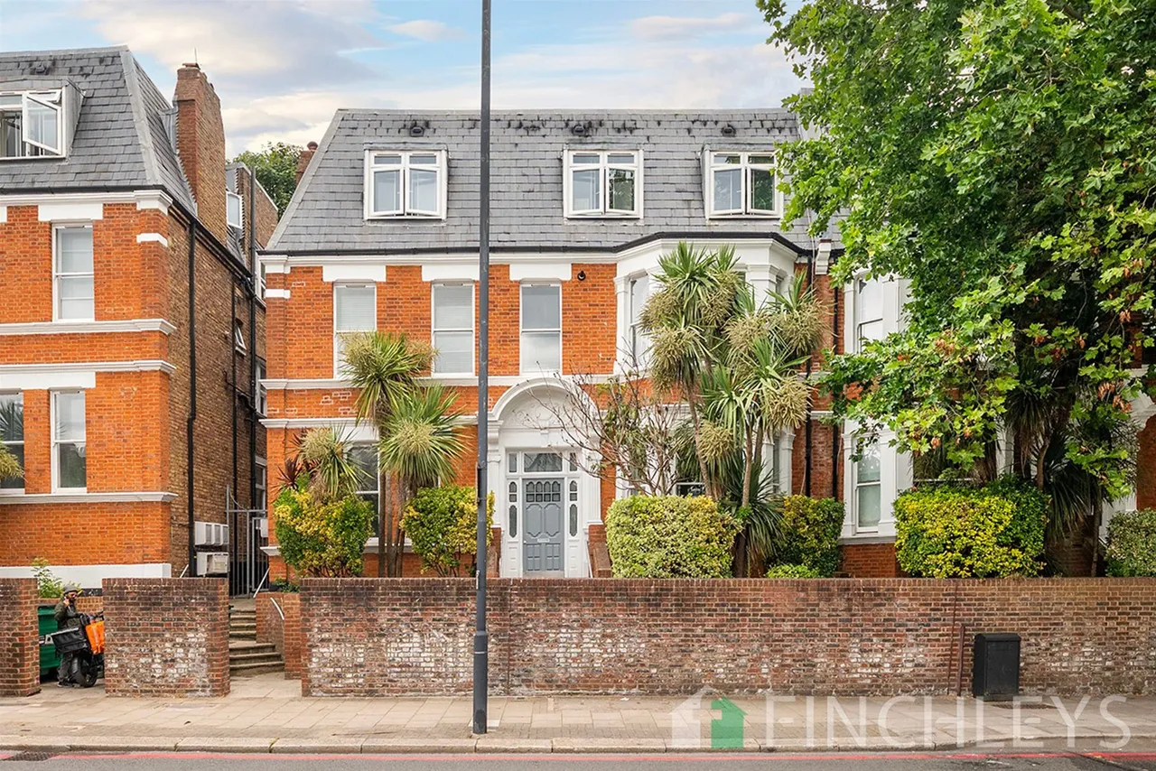 Finchley Road, London, NW3, photo 12