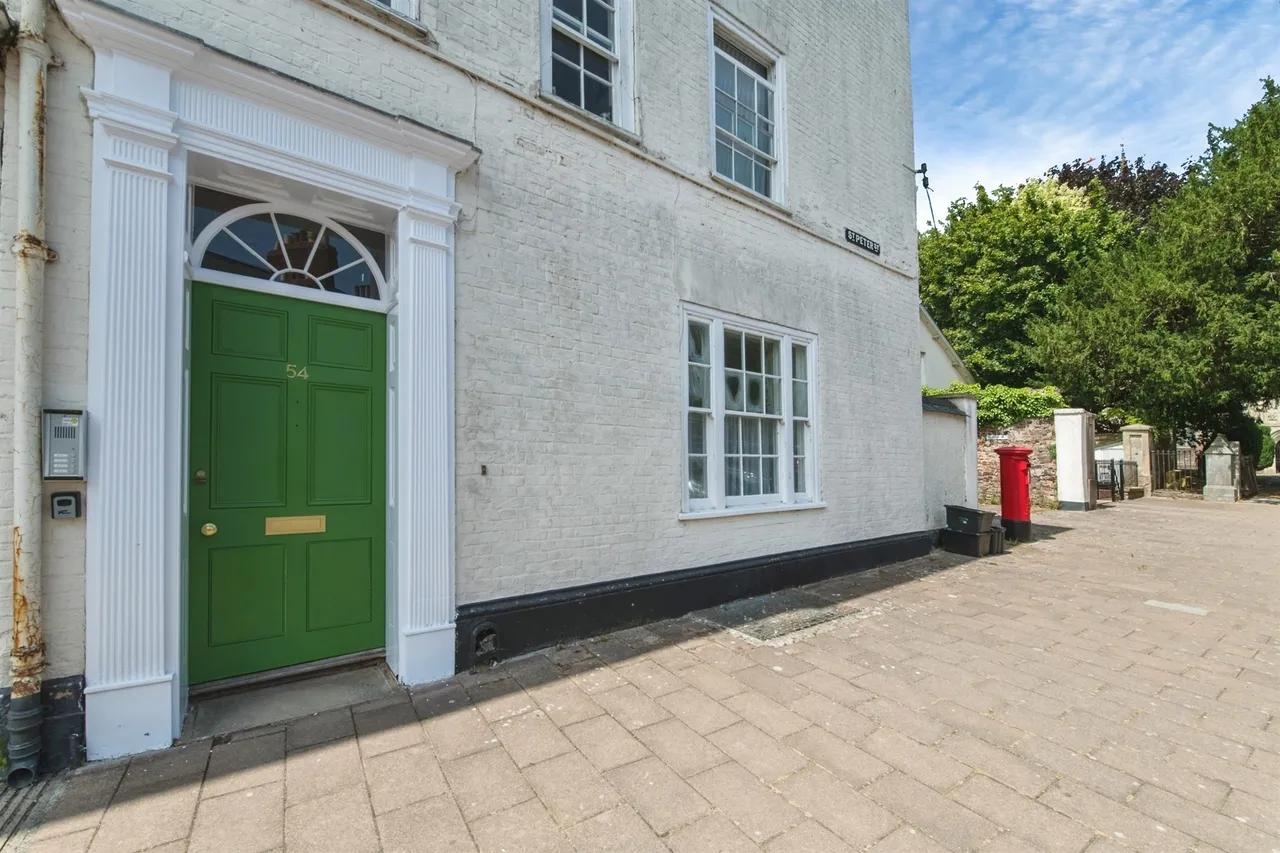 2 bed flat for sale — St. Peter Street, Tiverton
