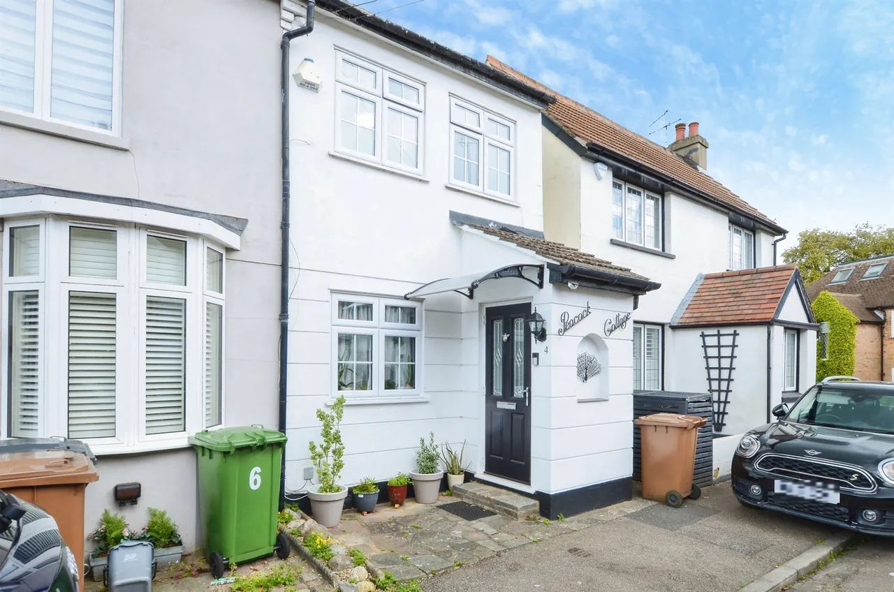 2 bed house for sale — Springfield, Bushey Heath, Bushey