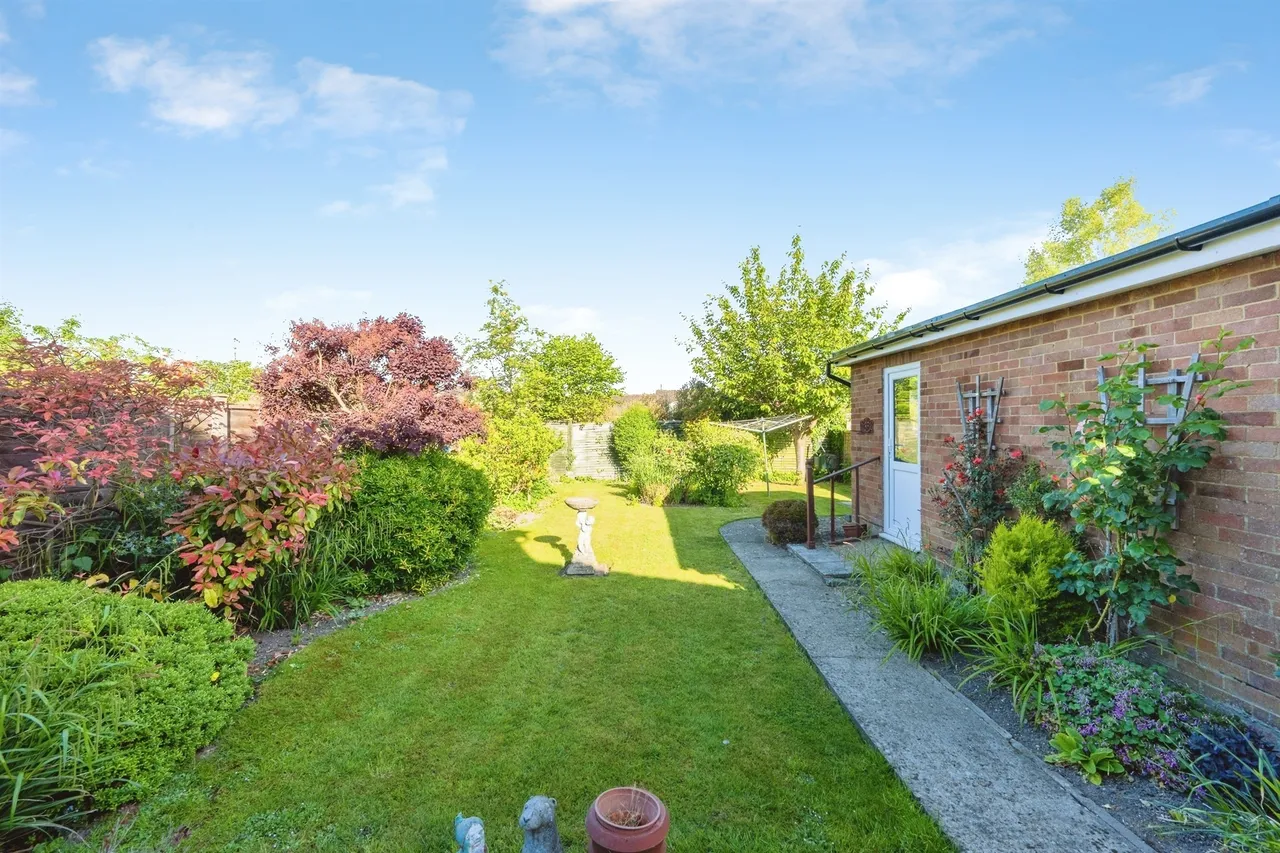 The Cedars, Wendover, HP22, photo 22
