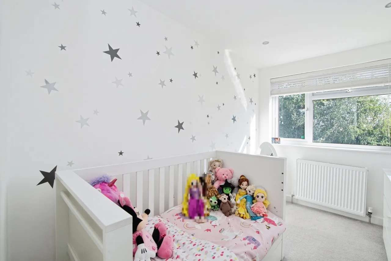 Windmill Close, Caterham, CR3, photo 8