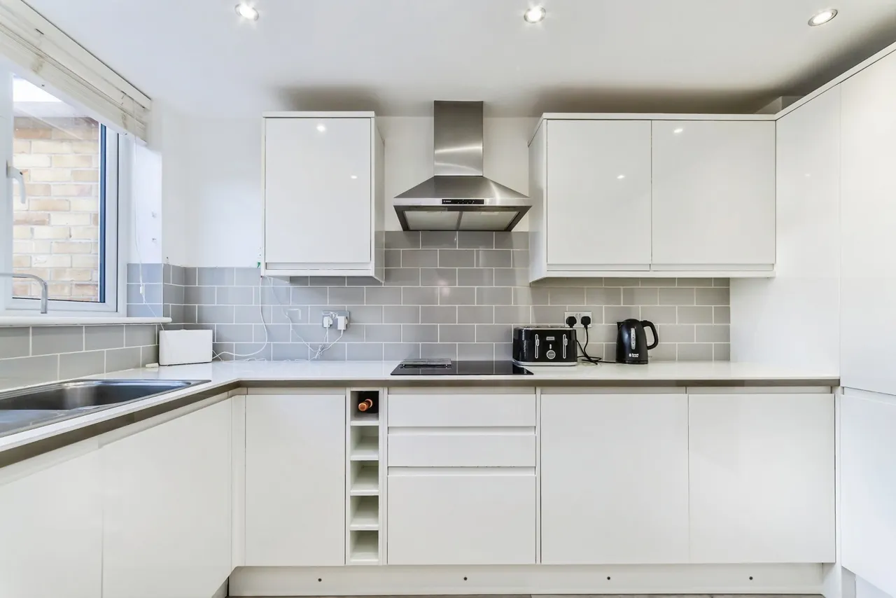 Windmill Close, Caterham, CR3, photo 6