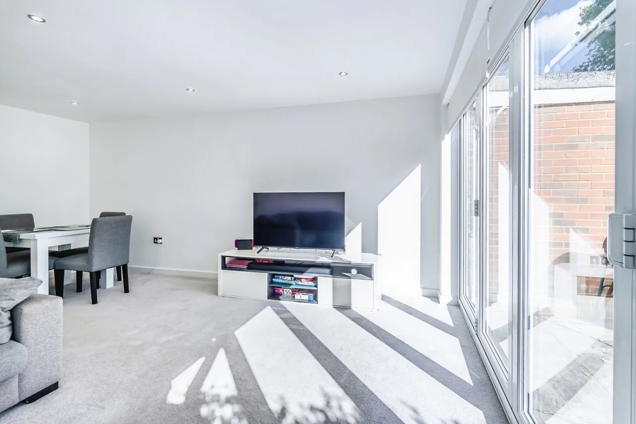 Windmill Close, Caterham, CR3, photo 5