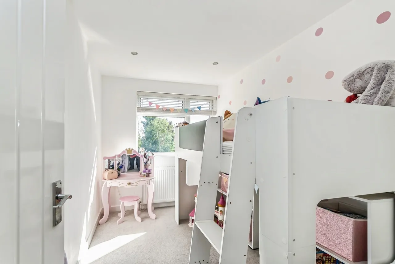 Windmill Close, Caterham, CR3, photo 9