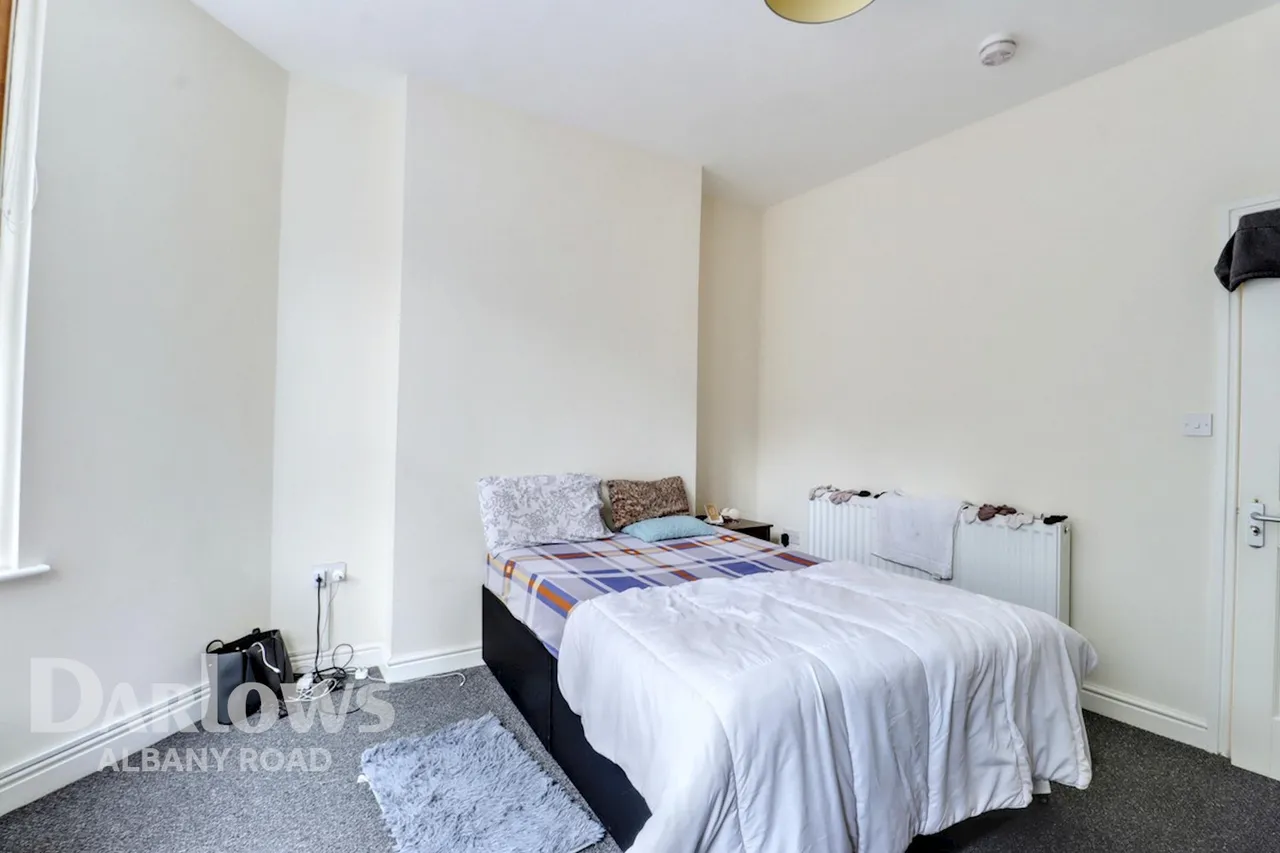 Connaught Road, Cardiff, photo 3