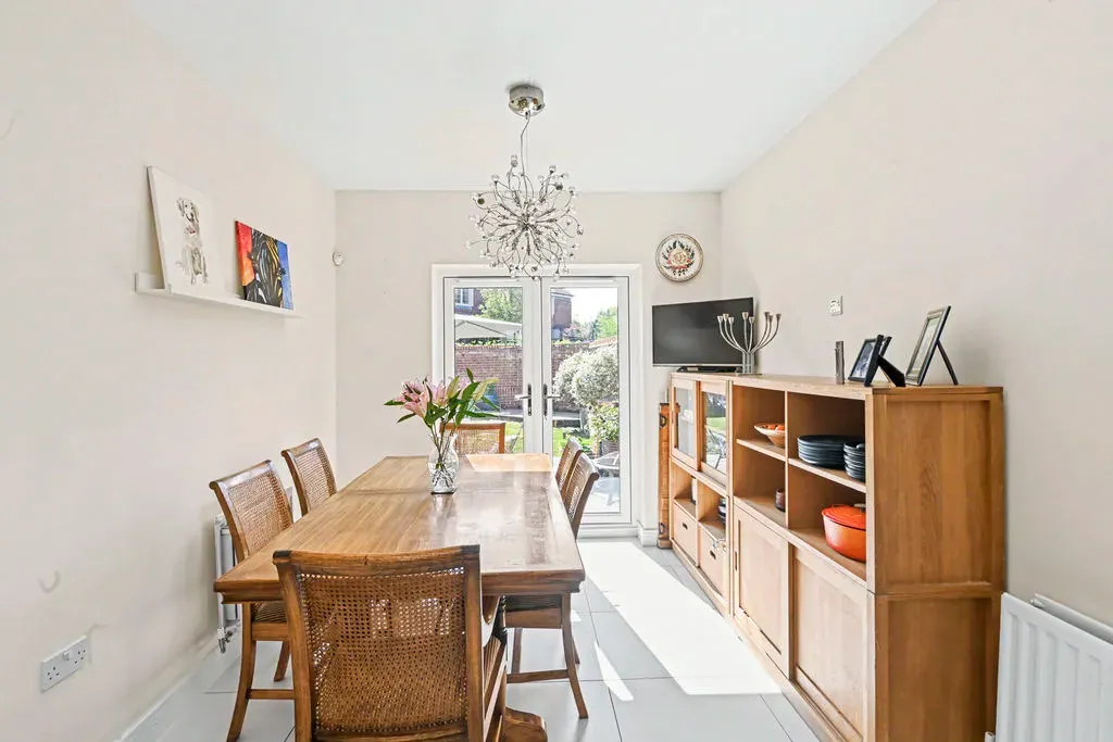 Chapel Drive, Aston Clinton, Buckinghamshire, HP22 5EN, photo 5