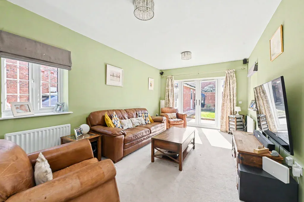 Chapel Drive, Aston Clinton, Buckinghamshire, HP22 5EN, photo 3