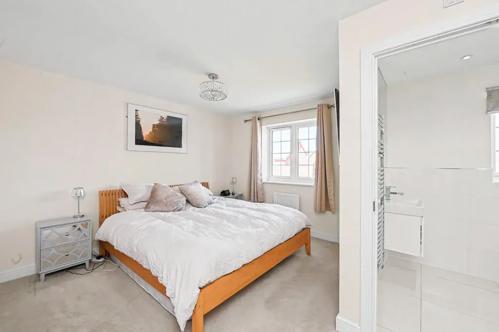Chapel Drive, Aston Clinton, Buckinghamshire, HP22 5EN, photo 9