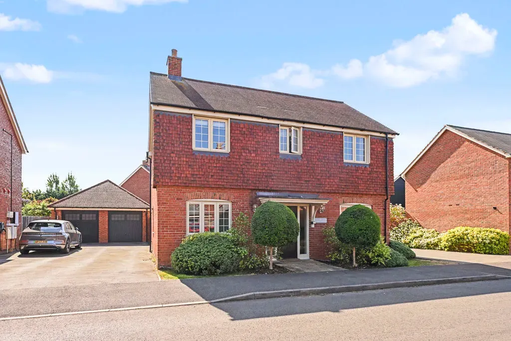 Chapel Drive, Aston Clinton, Buckinghamshire, HP22 5EN, photo 19