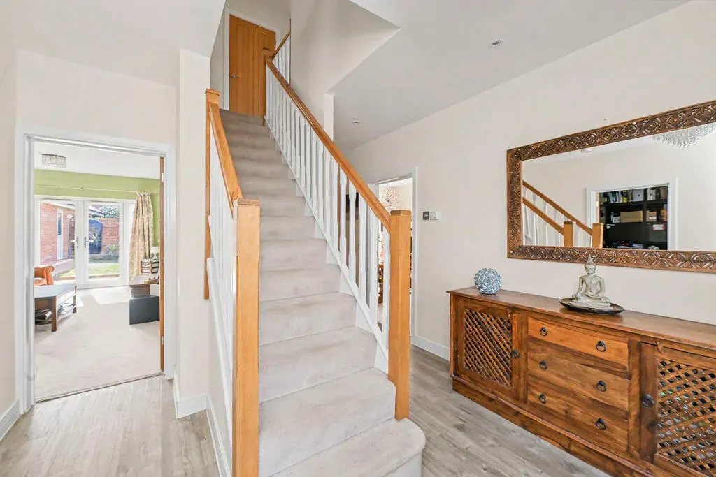 Chapel Drive, Aston Clinton, Buckinghamshire, HP22 5EN, photo 17