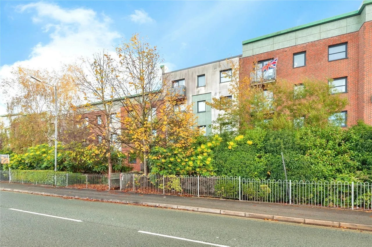 2 bed flat for sale, Lower Hall Street, St. Helens, WA10