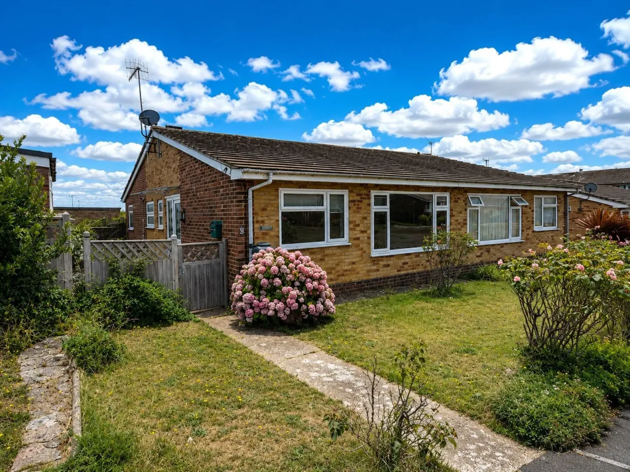 2 bed house for sale — Fern Green, Hailsham, East Sussex, BN27