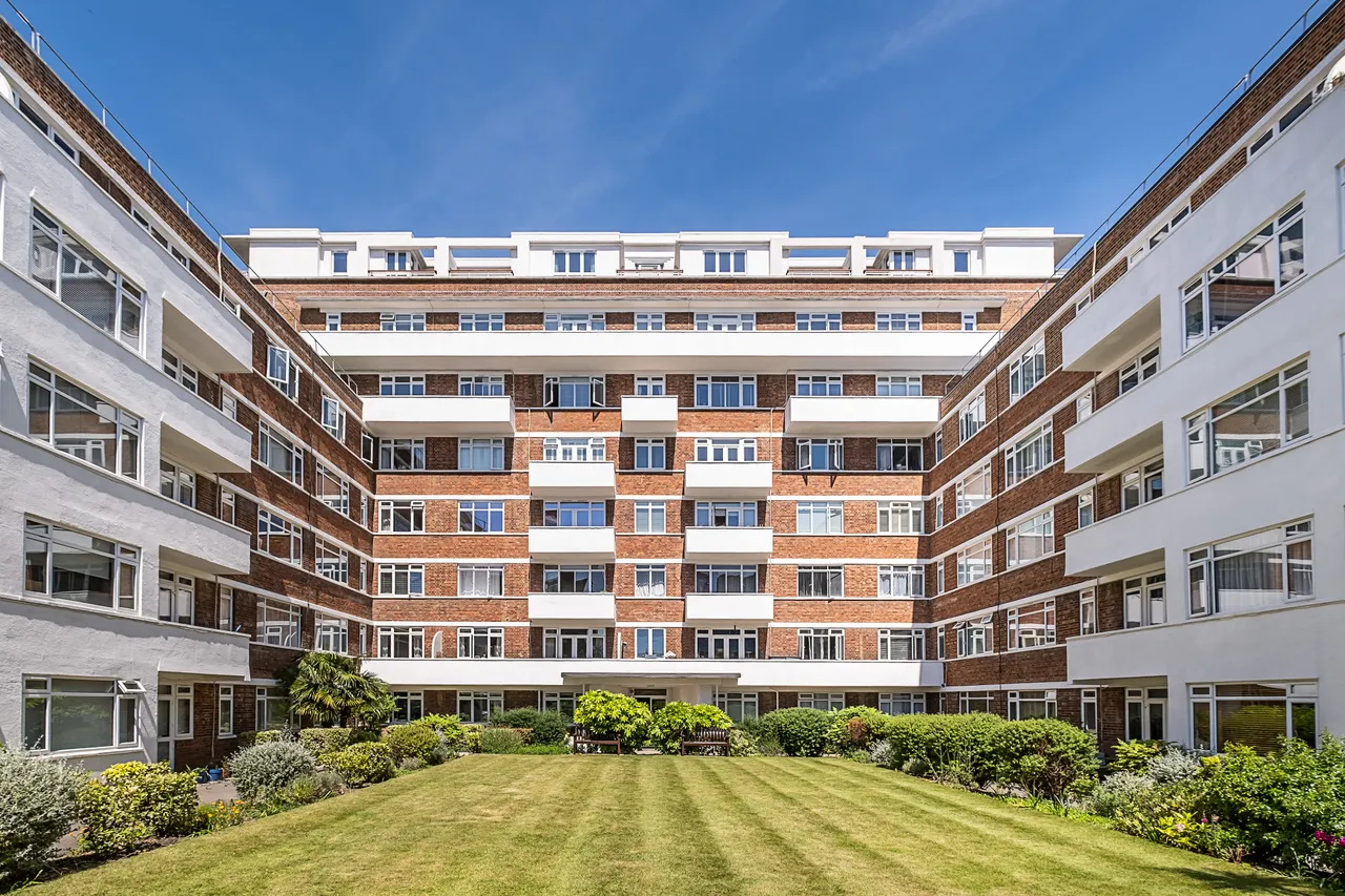 2 bed flat for sale — Upper Richmond Road, London, SW15