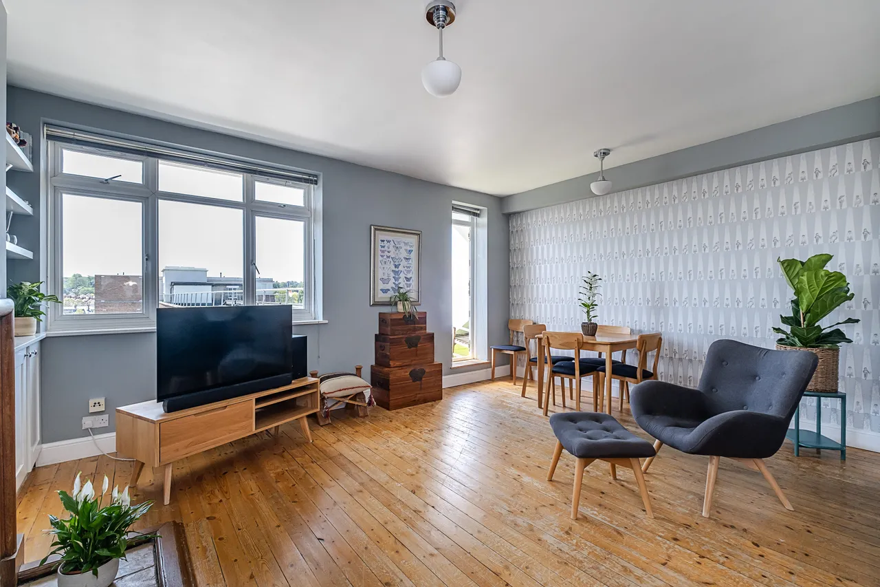 Upper Richmond Road, London, SW15, photo 2