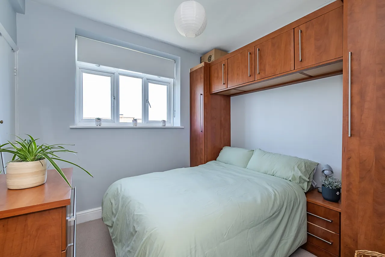 Upper Richmond Road, London, SW15, photo 10