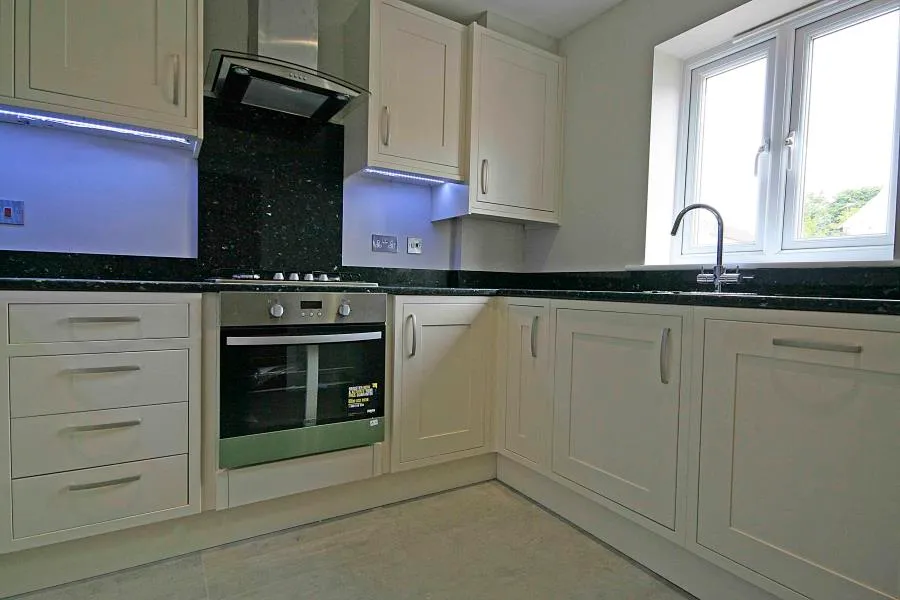 Woodham Lane, New Haw, KT15, photo 3