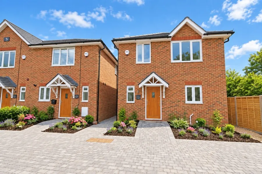 3 bed house to rent, Woodham Lane, New Haw, KT15