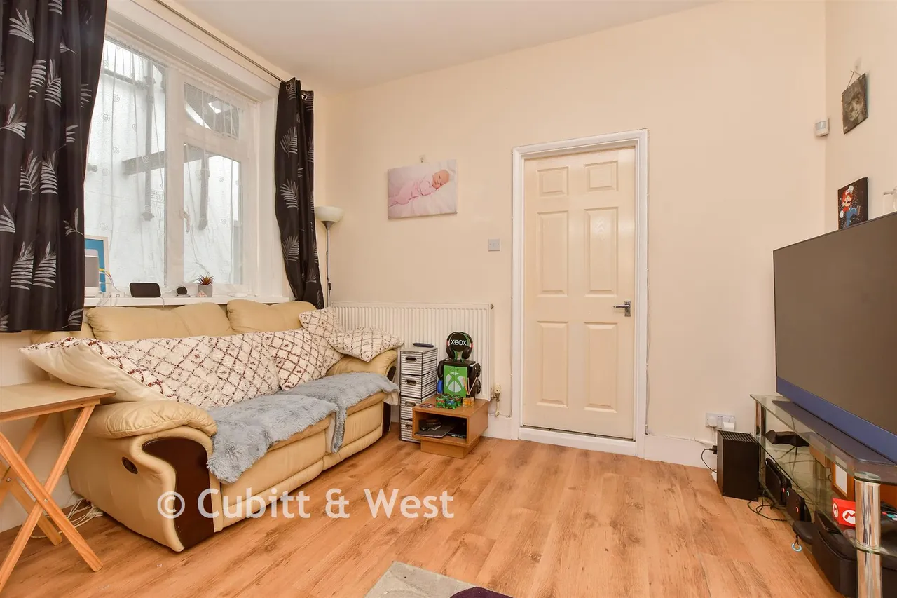 Woodcote Mews, Wallington, SM6, photo 2