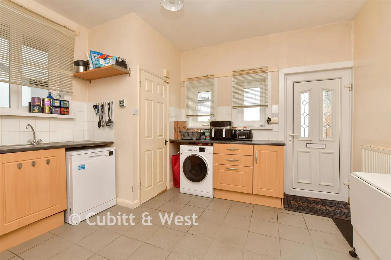 Woodcote Mews, Wallington, SM6, photo 13