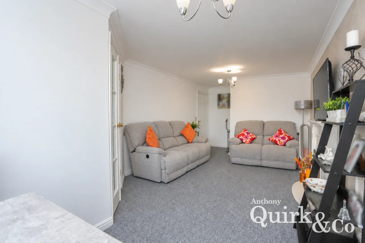 London Road, Benfleet, SS7, photo 5
