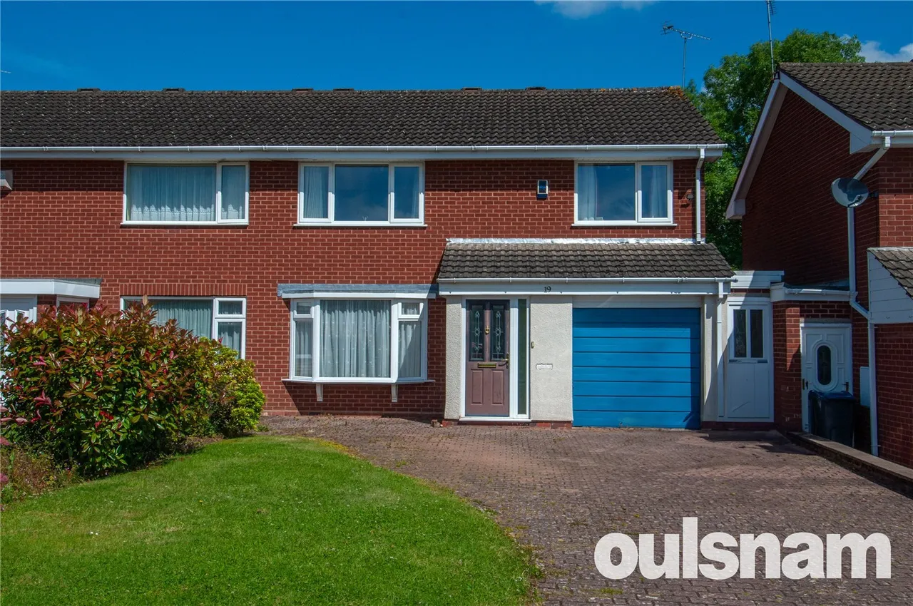 3 bed house for sale — Fairlie Crescent, Kings Norton, Birmingham, B38 8DX