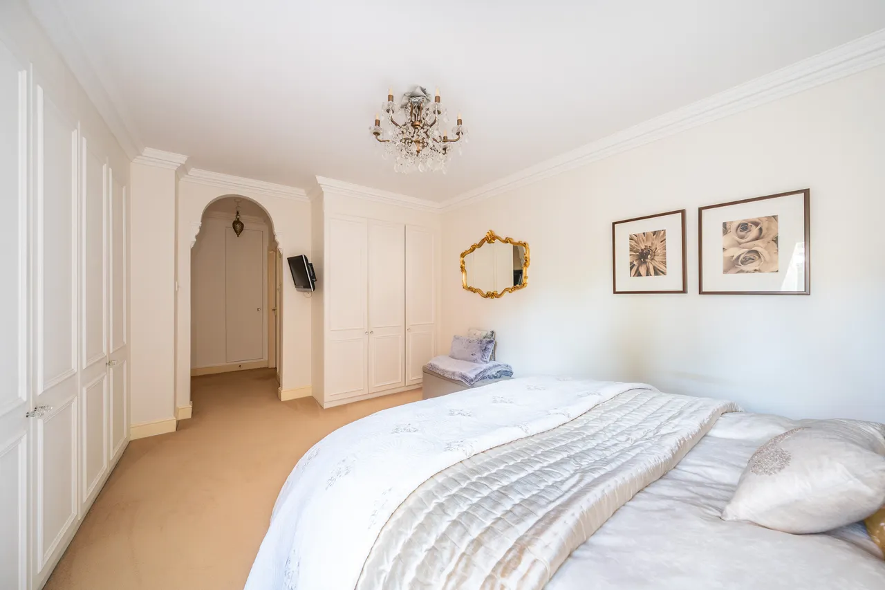 Wimbledon Hill Road, London, SW19, photo 10