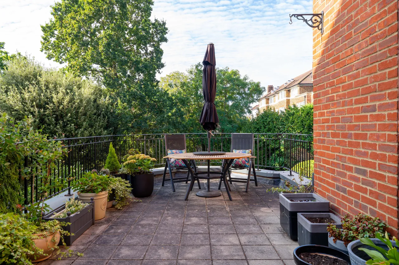 Wimbledon Hill Road, London, SW19, photo 6